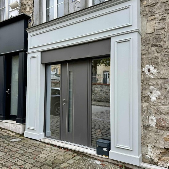 BRICQUEBEC : devanture de maison ou magasin